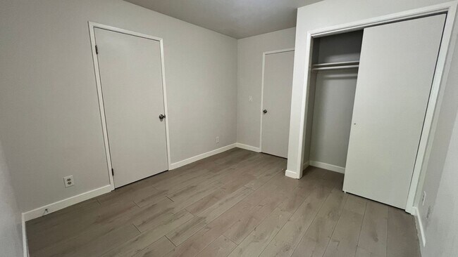 Building Photo - Newly Remodeled and Spacious 3 bedroom 1 bath Rambler