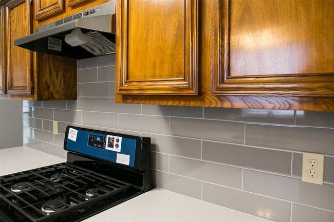 Building Photo - 12051 Creekhurst Dr