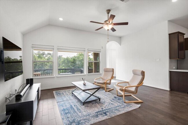 Building Photo - 404 Red Matador Ln