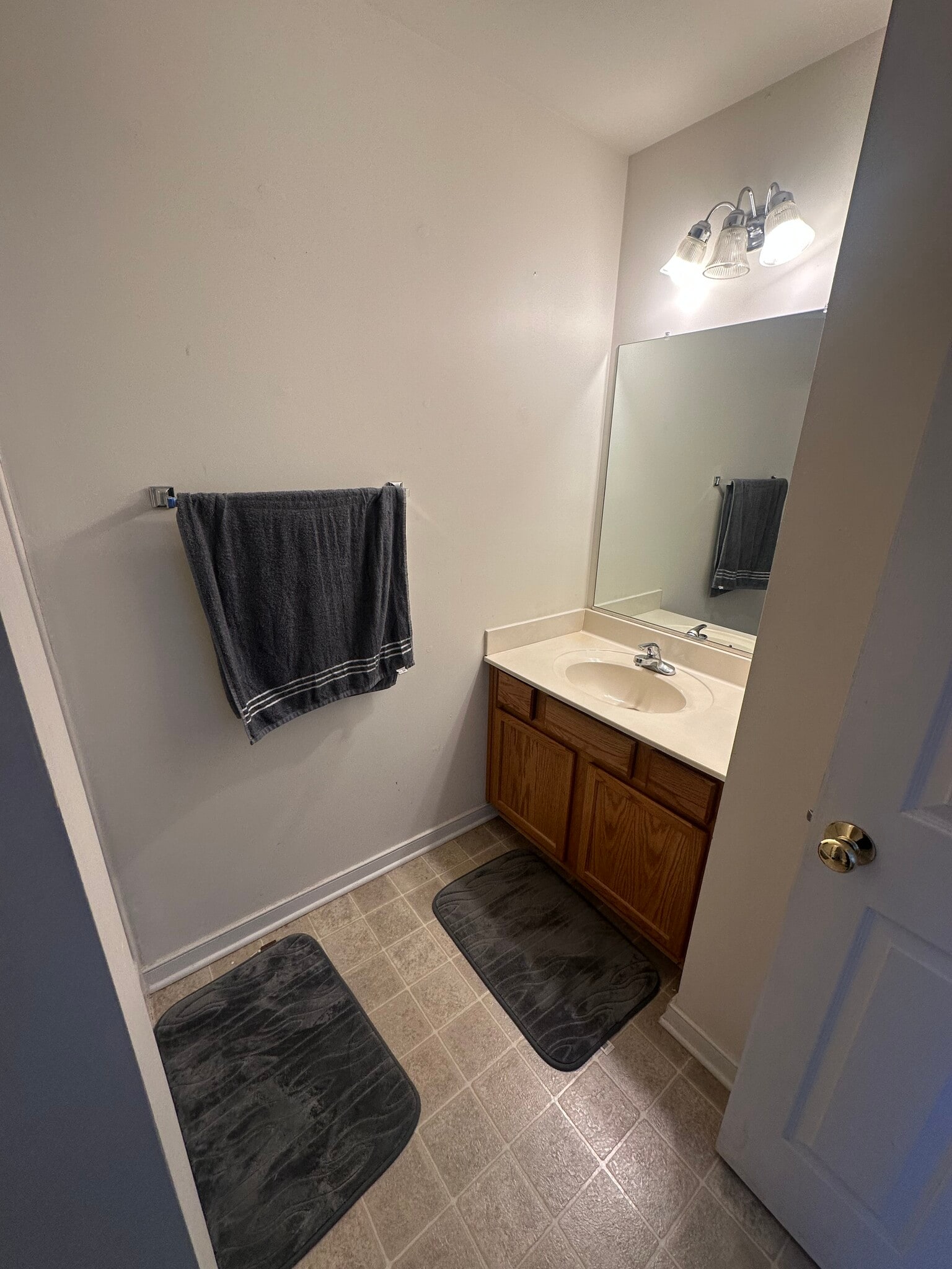 2nd Floor Bathroom - 4073 Trisha Trl