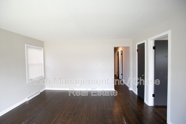 Building Photo - 8837 S Talman Ave