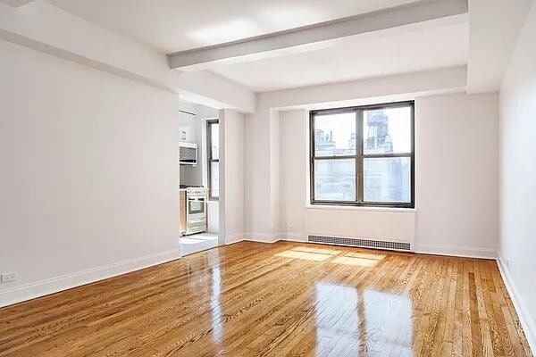 Building Photo - 161 W 16th St