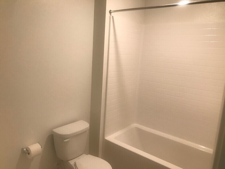 Master Shower - 7155 Citrus Ave