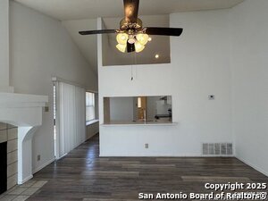 Building Photo - 10207 Raven Field Dr