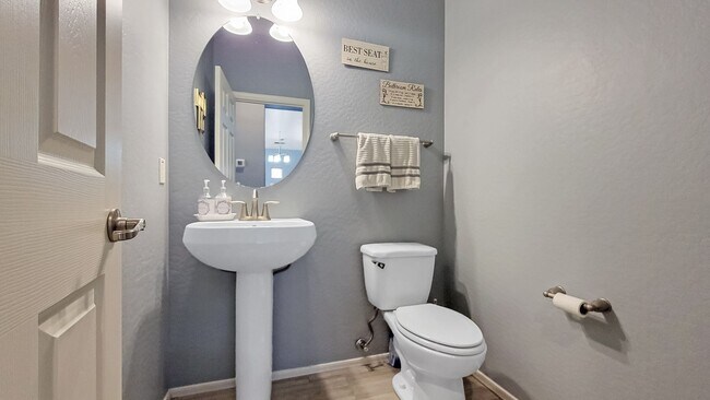 Building Photo - Gorgeous Home with Master Bedroom Downstairs!