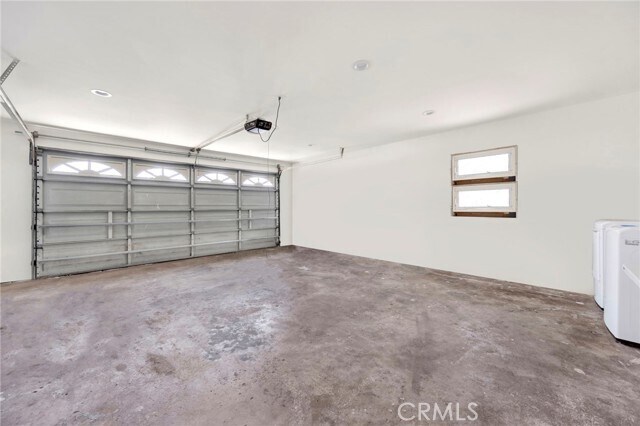 Building Photo - 10725 Genesta Ave