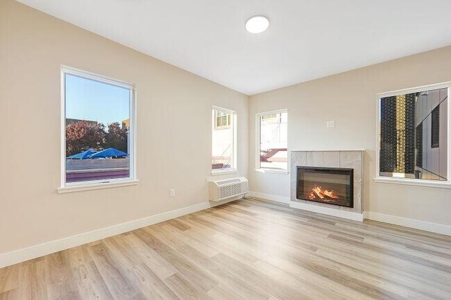 Building Photo - 304 61st St