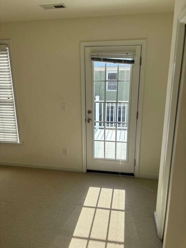 Building Photo - Great Home in Crozet!