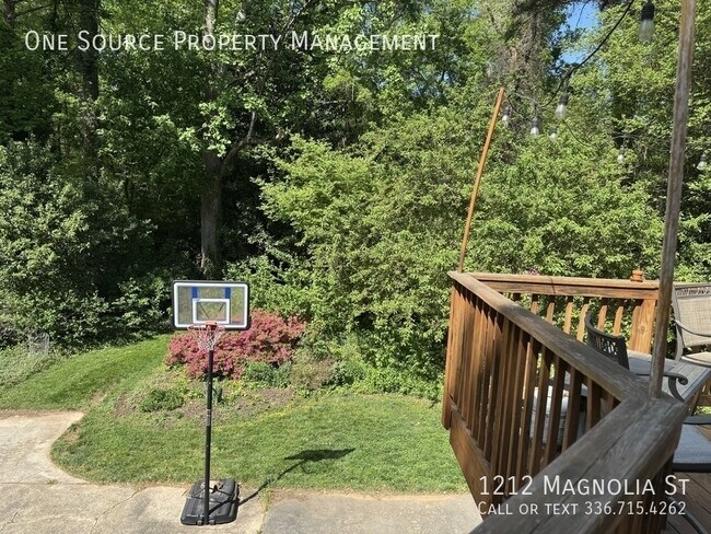 Building Photo - 1212 Magnolia St