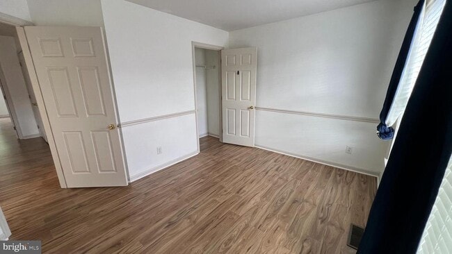 Building Photo - 822 W Boxborough Dr