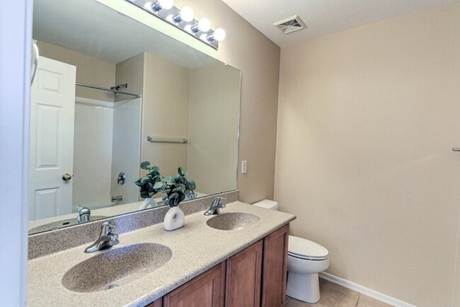 Building Photo - Rancho Sahuarita 5-Bed with 3.5 Baths 3187 Sq Ft