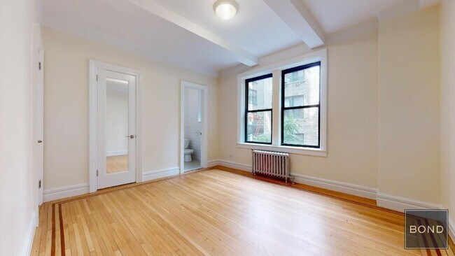 Building Photo - 115 E 92nd St