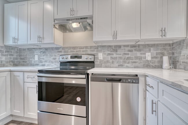 Building Photo - Woodward St