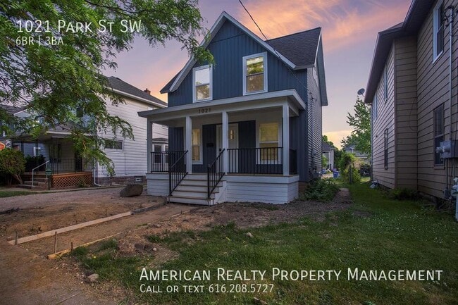 Building Photo - 1021 Park St SW