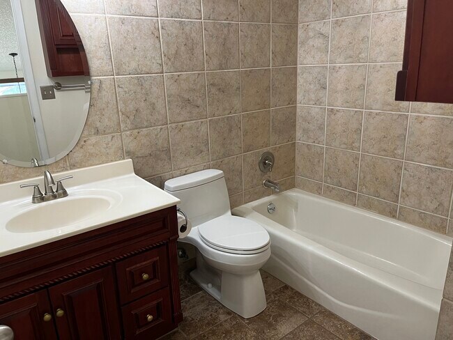 Building Photo - 765 Hermes Cir