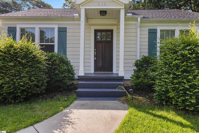 Building Photo - 309 Briarcliff Dr