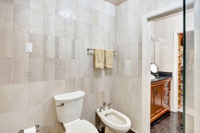 Building Photo - 9980 SW 83rd Ave