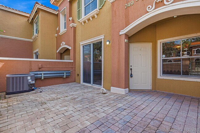 Building Photo - 765 SW 107th Ave