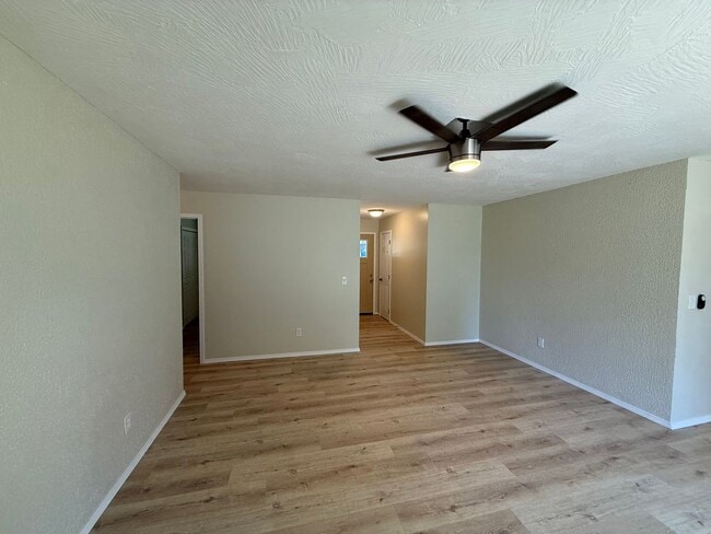 Building Photo - Remodeled 3 Bedroom 2 Bathroom home in Battlefield MO