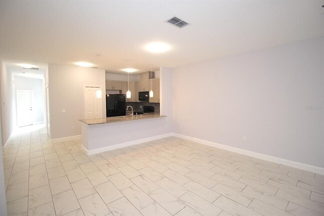 Building Photo - 23 Empress Ln