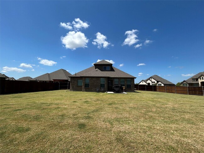 Building Photo - 541 Firethorn Dr