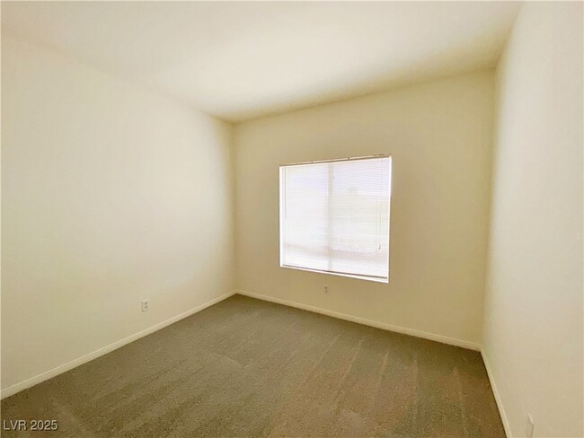 Building Photo - 7959 Blue Brook Dr