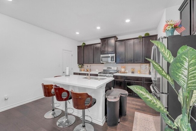 Building Photo - 112 Gracie Wy