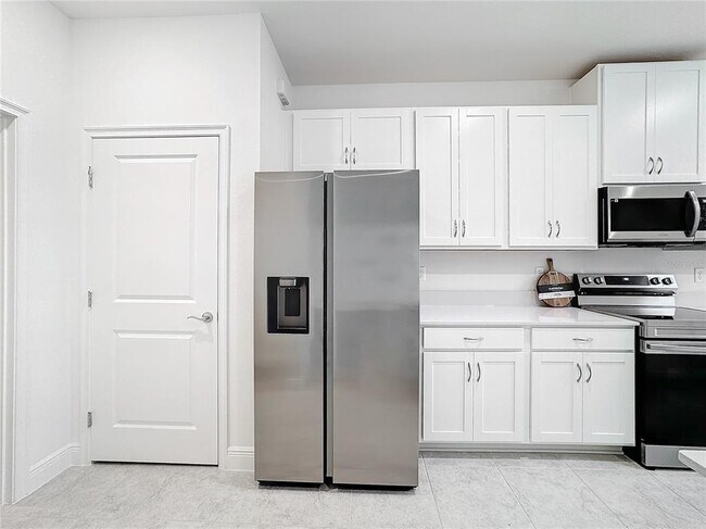 Building Photo - 4959 Shady Pnes Dr