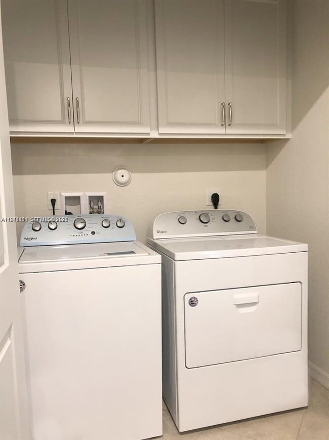 Building Photo - 2857 Bard St