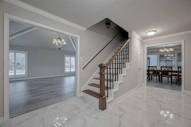 Building Photo - 919 Mockingbird Way