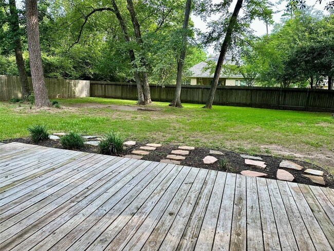 Building Photo - 239 Ridgewood Dr
