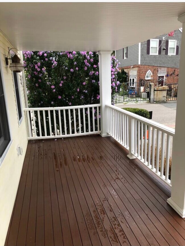 Building Photo - 4 Blaney St