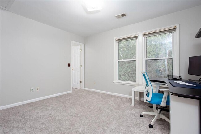 Building Photo - 58 Parkside Cir