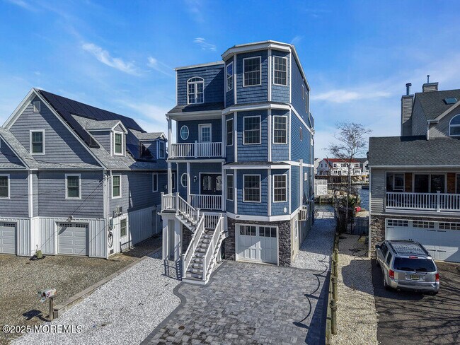 Building Photo - 141 Vanard Dr
