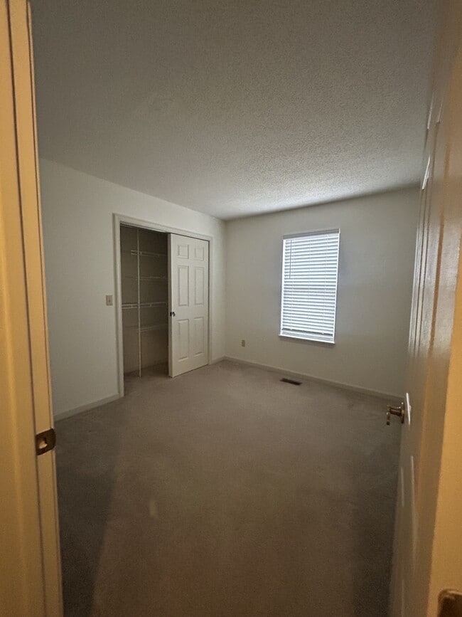 Building Photo - 140 Havenridge Cir