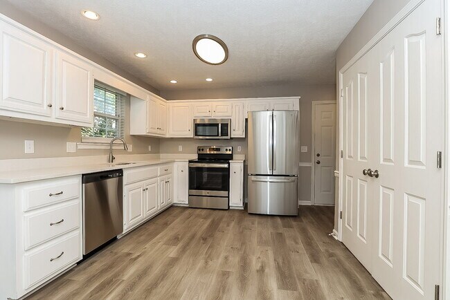 Building Photo - 1530 River Rock Blvd