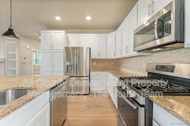 Building Photo - 536 E Fremont Pl