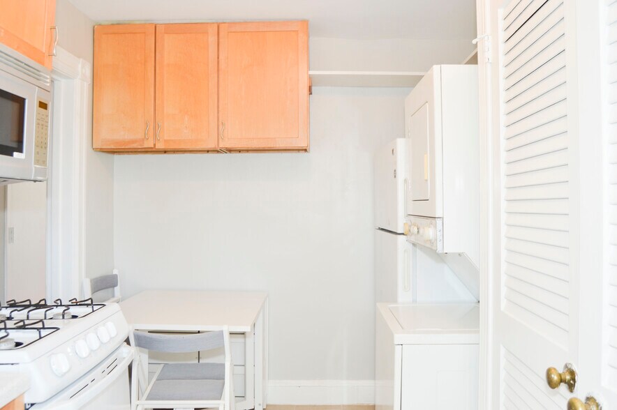 Building Photo - 201 Kentucky Ave SE