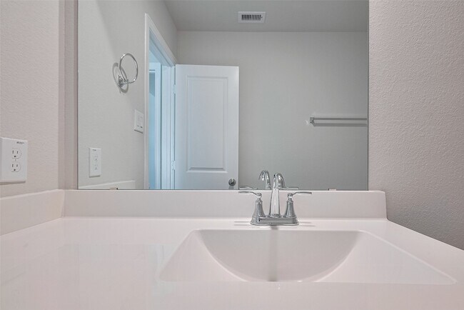 Building Photo - 2405 Seamist Cv Ln