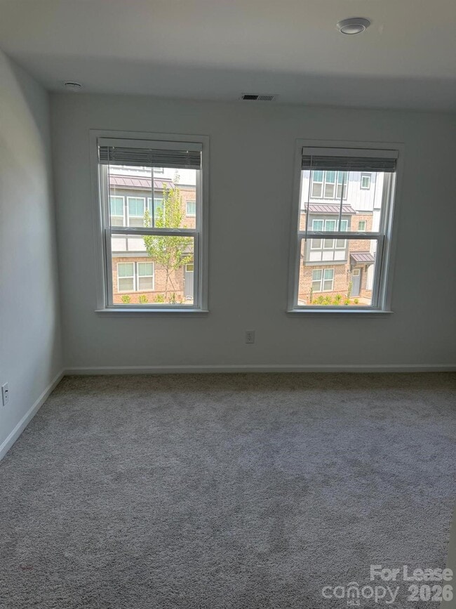 Building Photo - 2143 Hawksworth Ln