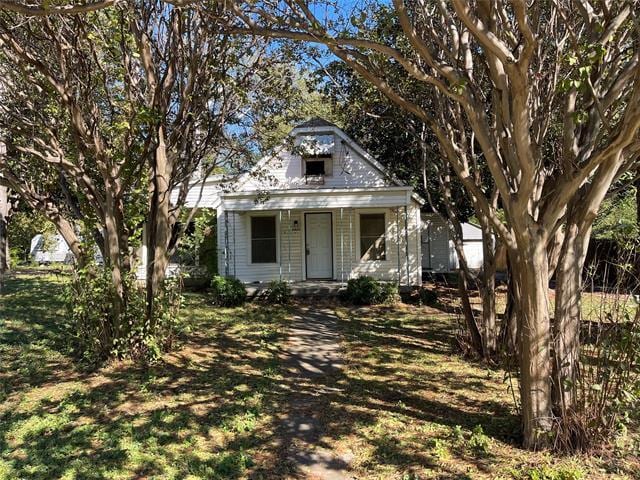 Building Photo - 2420 Oakwood Terrace