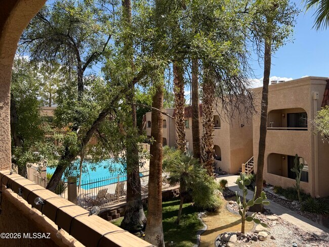 Building Photo - 5750 N Camino Esplendora