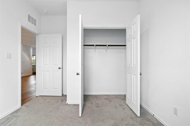 Building Photo - 420 Black Alder St