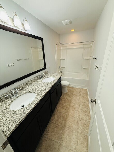 Building Photo - 223 Charter Oaks Dr