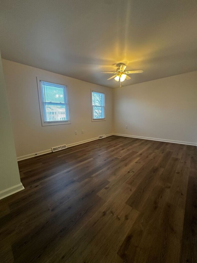 Building Photo - Lititz Townhome Ready to Rent NOW!