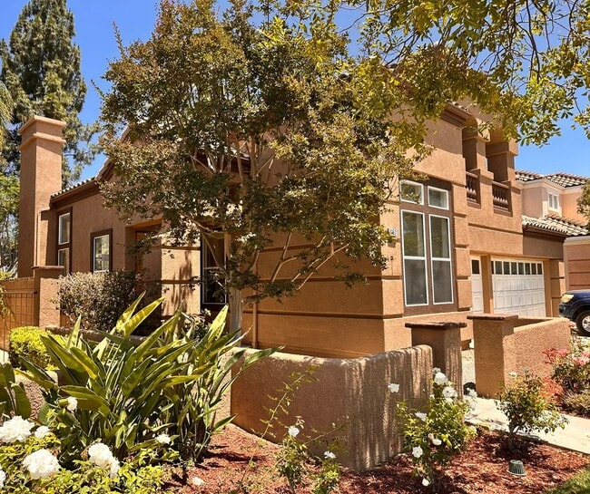 Primary Photo - Great 4 bedroom Moorpark Home in Great Nei...