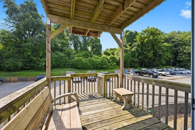 Building Photo - 2105 N Keebler Ave