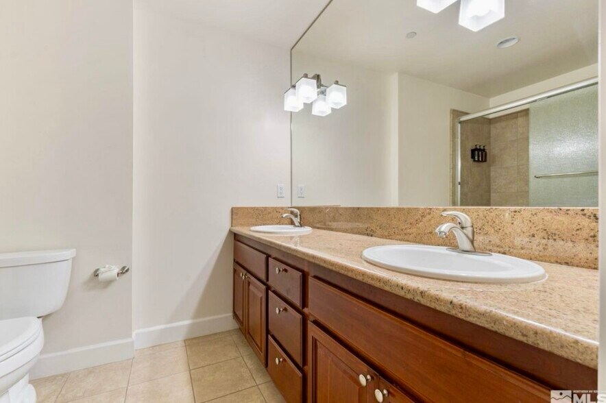 Building Photo - 450 N Arlington Ave