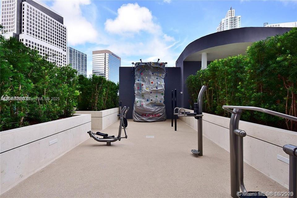 Building Photo - 801 S Miami Ave