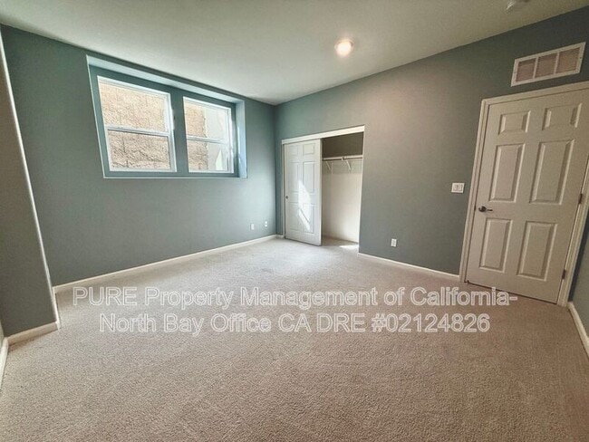 Building Photo - 6 Jasper Ct